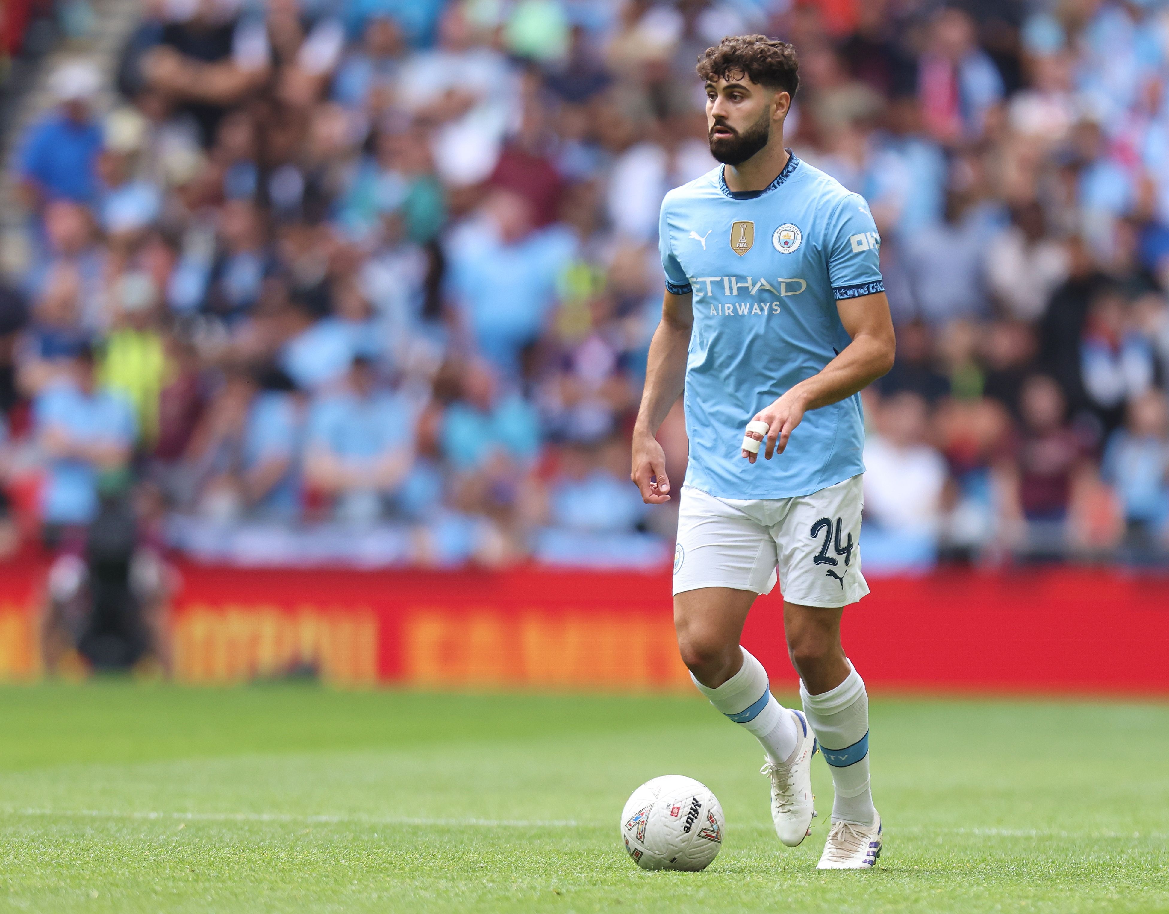 格瓦迪奧爾：來曼城前想踢中后衛(wèi)，但教練卻決定讓我成為左邊鋒